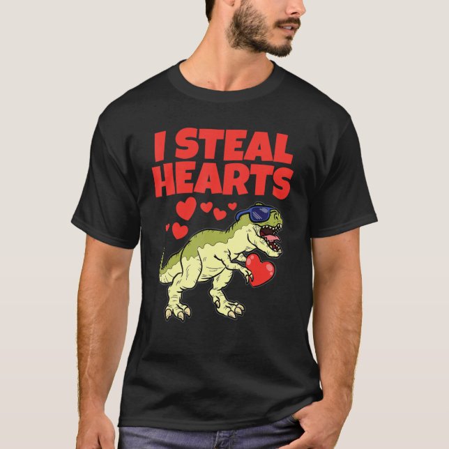 I Steal Hearts Valentines day Cute Dinosaur T-Rex T Shirt (Framsida)