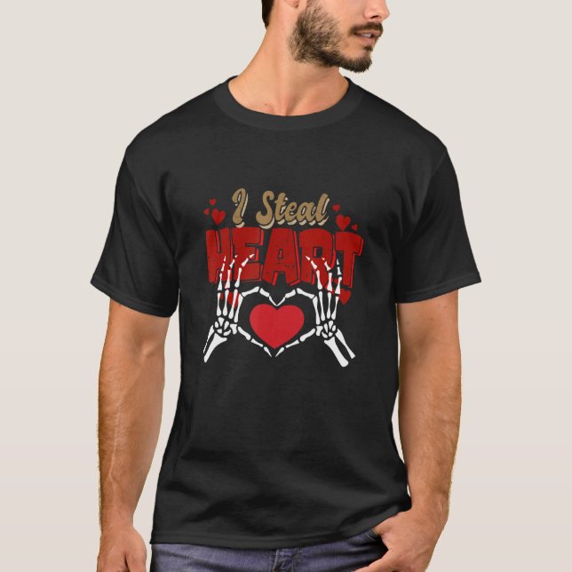 I Steal Hearts Valentines Day Funny Skeleton Hand  T Shirt (Framsida)