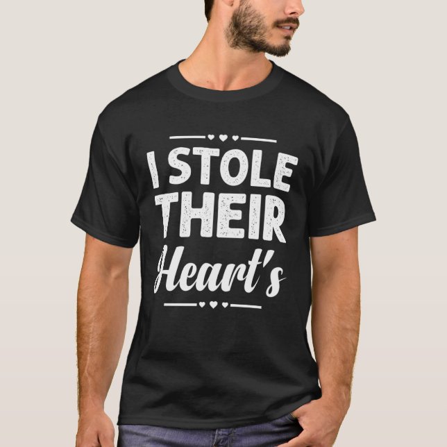 I Stole Their Hearts Adoption Day Foster Care Ends T Shirt (Framsida)