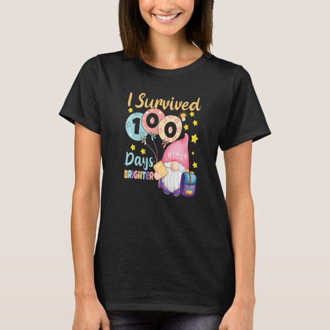 I Survived 100 Days Brighter  Gnomes Teacher Kids T Shirt (Framsida)