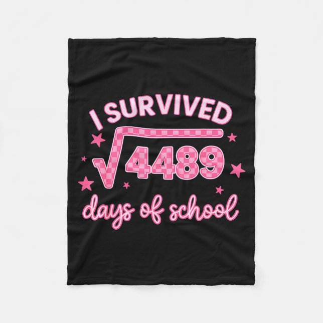 I Survived 67 Days Of School 6-7 Meme Math Teacher Fleecefilt (Framsidan)
