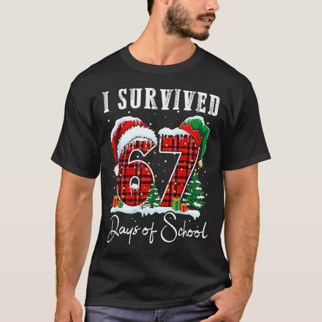 I Survived 67 Days Of School Christmas Candy Cane  T Shirt (Framsida)