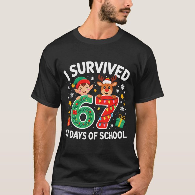 I Survived 67 Days Of School Christmas Candy Cane  T Shirt (Framsida)