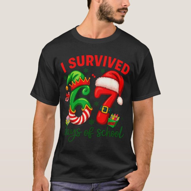 I Survived 67 Days Of School Christmas Candy Cane  T Shirt (Framsida)