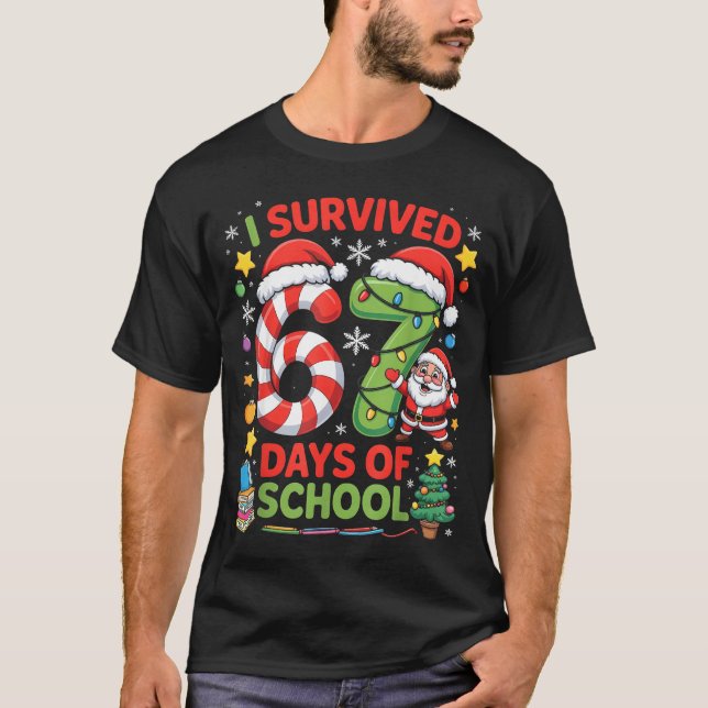 I Survived 67 Days Of School Christmas Candy Cane  T Shirt (Framsida)