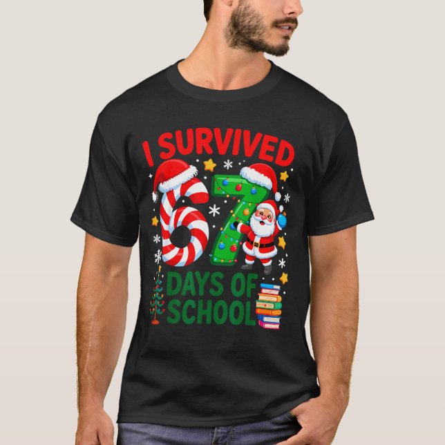 I Survived 67 Days Of School Christmas Candy Cane  T Shirt (Framsida)