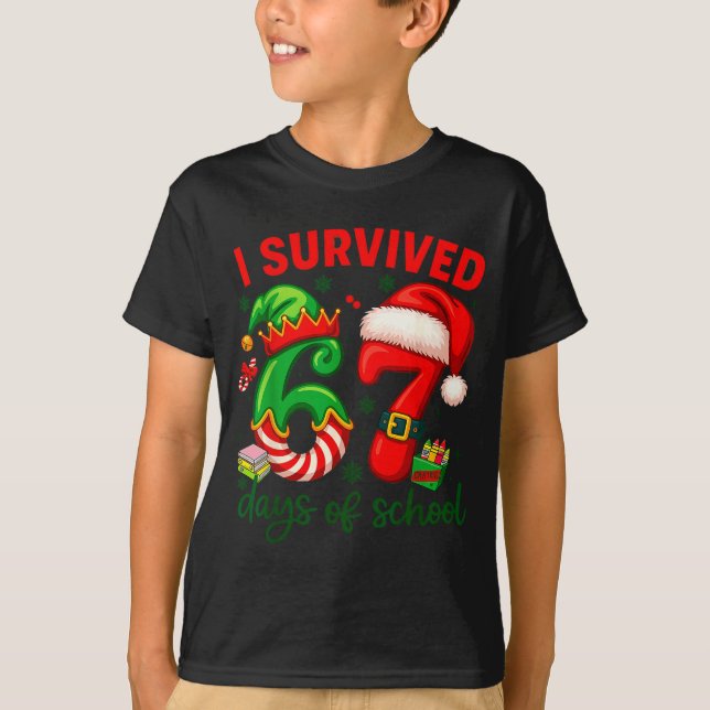 I Survived 67 Days Of School Christmas Candy Cane  T Shirt (Framsida)