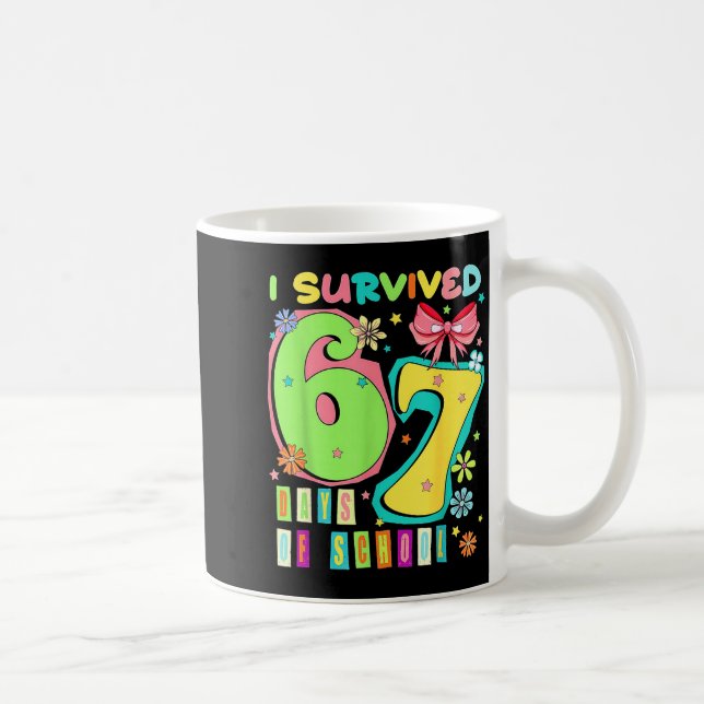 I Survived 67 Days Of School Coquette Bow Teachers Kaffemugg (Höger)