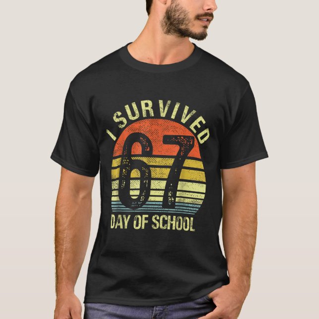 I Survived 67 Days Of School Dabbing Six Seven Mem T Shirt (Framsida)