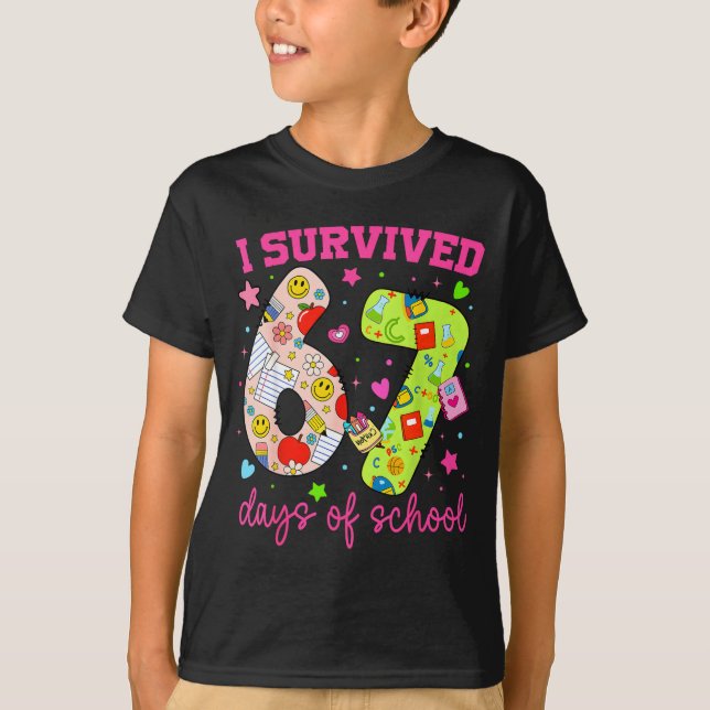 I Survived 67 Days Of School Funny Camouflage Boy  T Shirt (Framsida)