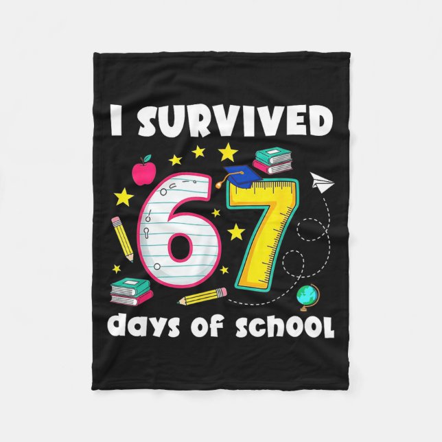 I Survived 67 Days Of School Funny Meme Teacher St Fleecefilt (Framsidan)
