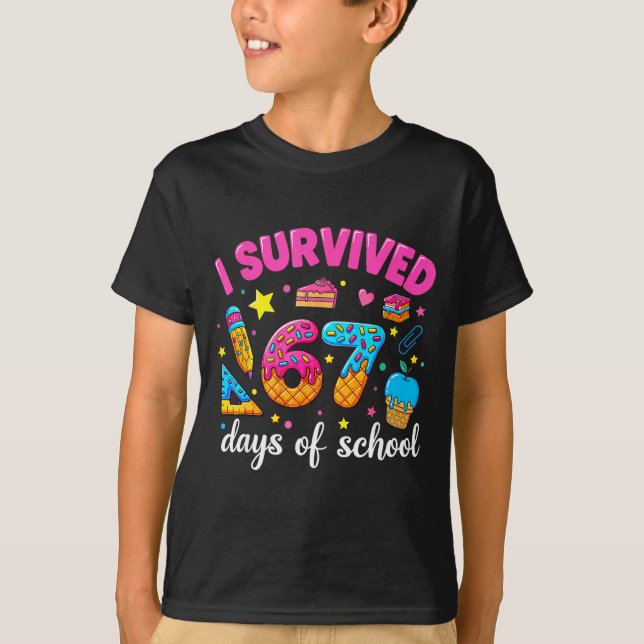 I Survived 67 Days Of School Funny Meme Teacher St T Shirt (Framsida)
