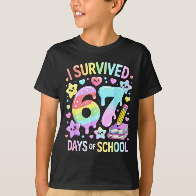 I Survived 67 Days Of School - Funny Teachers Stud T Shirt (Framsida)