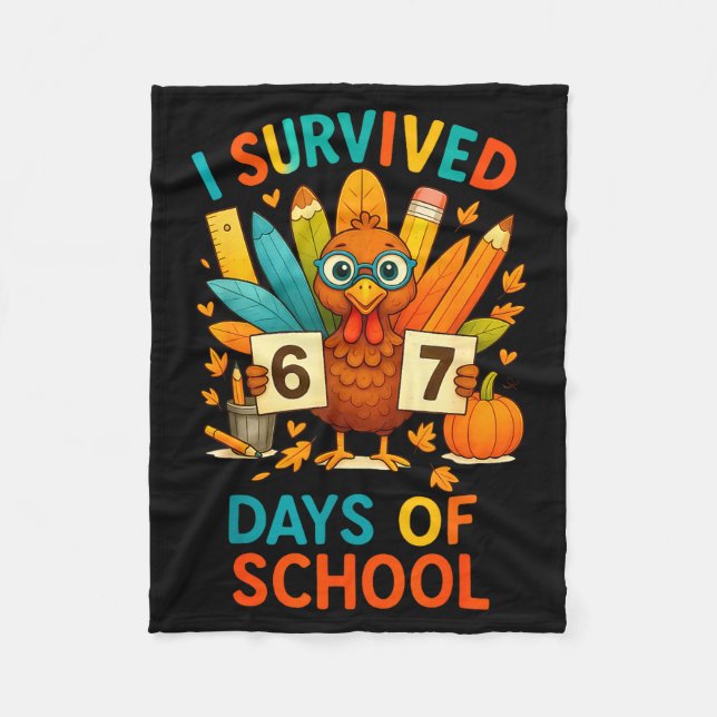 I Survived 67 Days Of School Meme Teacher Student  Fleecefilt (Framsidan)