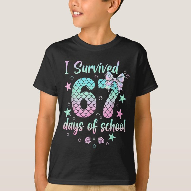 I Survived 67 Days Of School Mermaid Coquette Bow  T Shirt (Framsida)
