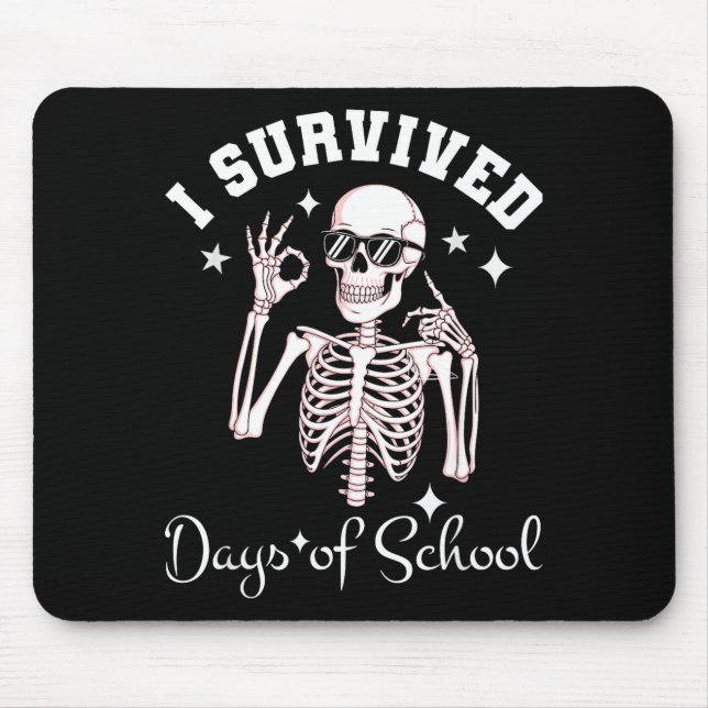 I Survived 67 Days Of School Skeleton Student Teac Musmatta (Framsidan)