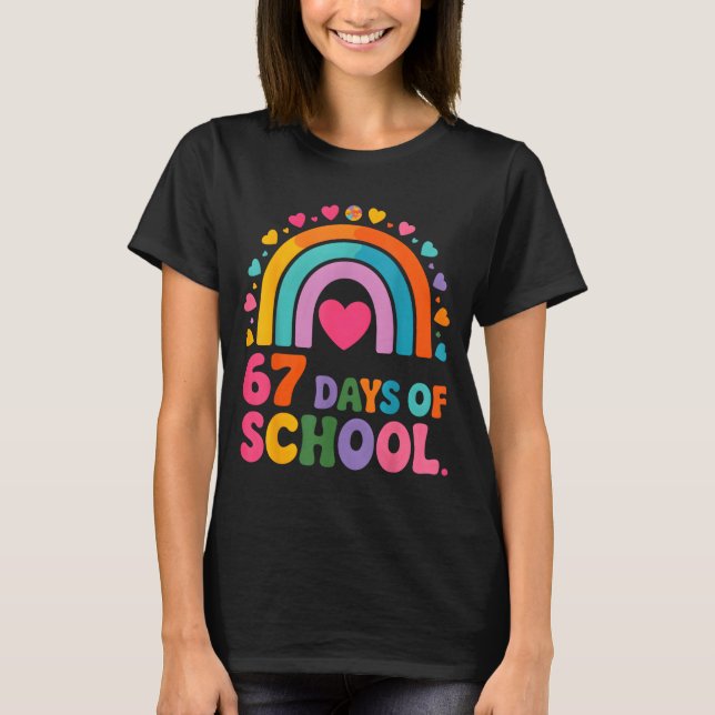I Survived 67 Days Of School Tie Die Rainbow Lover T Shirt (Framsida)
