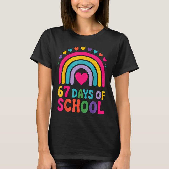 I Survived 67 Days Of School Tie Die Rainbow Lover T Shirt (Framsida)