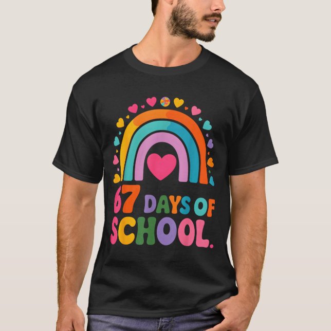 I Survived 67 Days Of School Tie Die Rainbow Lover T Shirt (Framsida)
