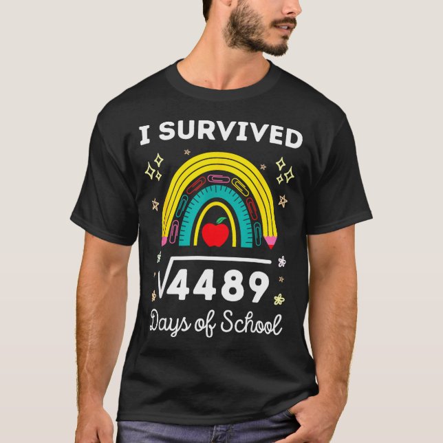 I Survived 67 Square Root Days Of School Funny Mem T Shirt (Framsida)