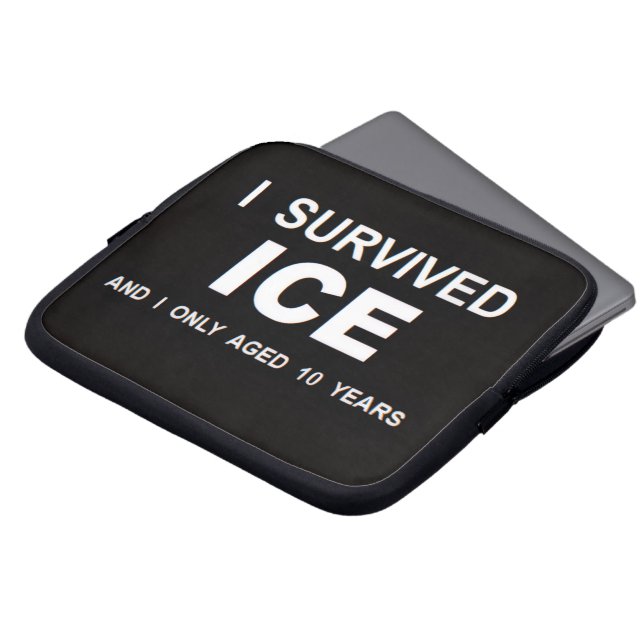 I Survived ICE  Laptop Fodral (Framsida topp)