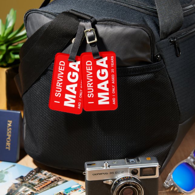 I Survived MAGA Bagagebricka (Fram & Baksida)