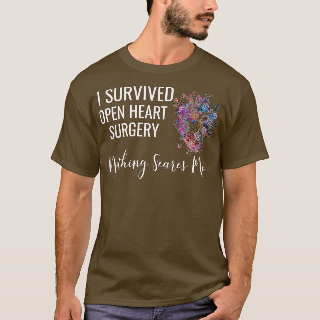 I Survived Open Heart Surgery Survivor Gift T Shirt (Framsida)
