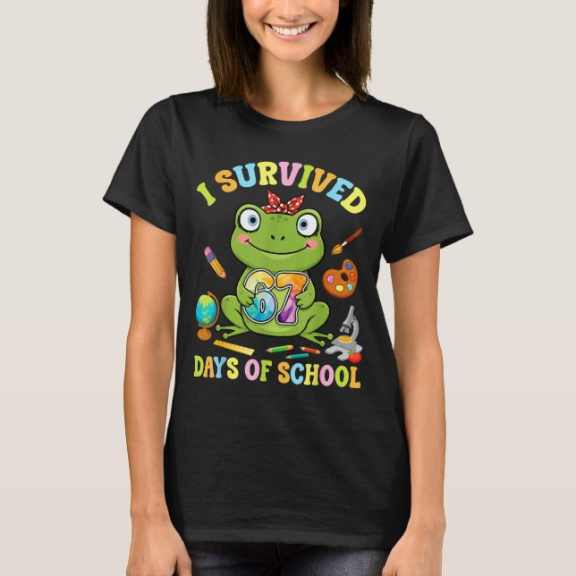I Survived Six Seven Days Of School Cute Frog Stud T Shirt (Framsida)