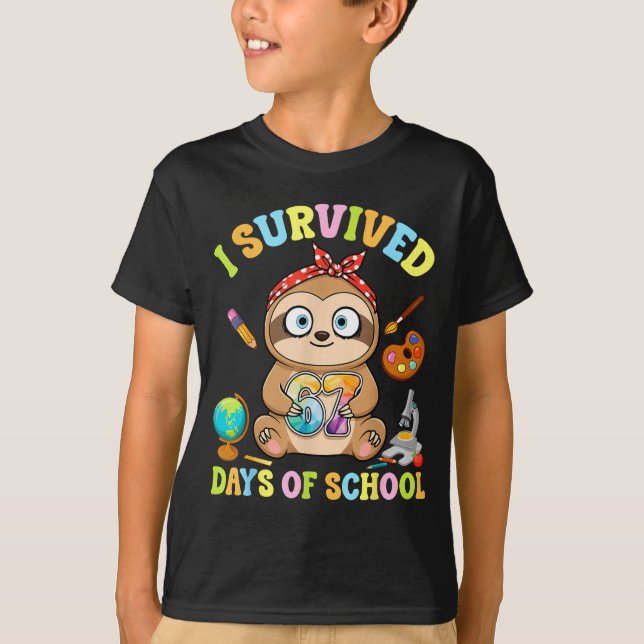 I Survived Six Seven Days Of School Cute Sloth Stu T Shirt (Framsida)
