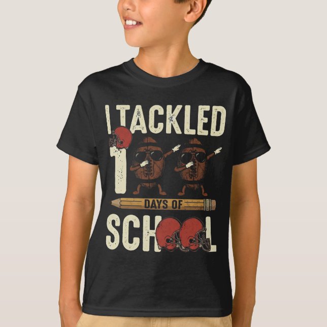 I Tackled 100 Days of School Dabbing Football T Shirt (Framsida)