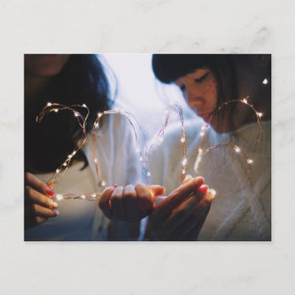 I vår hand 2016 NYC Lighting Porträtt Photo Vykort