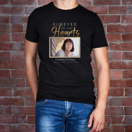 I vårt Hearts-skribentfotominnesmärke i Guld T Shirt