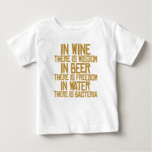 I vin finns det vishet, i öl där är frihet, t shirt