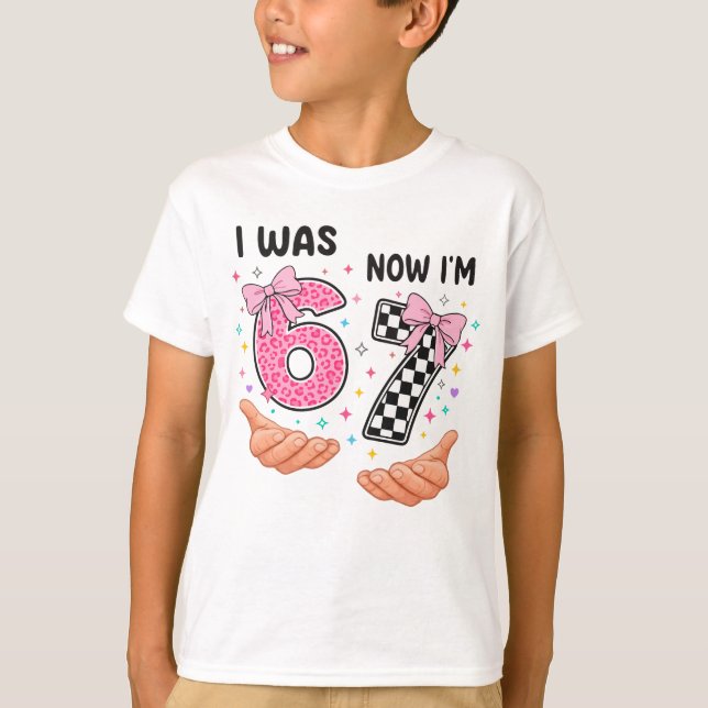 I was 6 now I'm 7 cute birthday numbers T Shirt (Framsida)