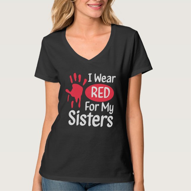 I Wear Red For My Sisters Native American Cherokee T Shirt (Framsida)