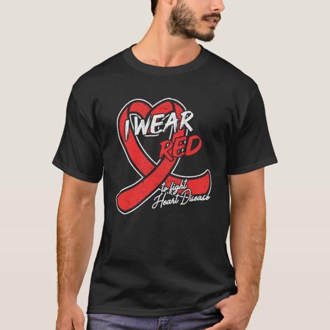 I wear red to fight heart disease cardiologists t shirt (Framsida)