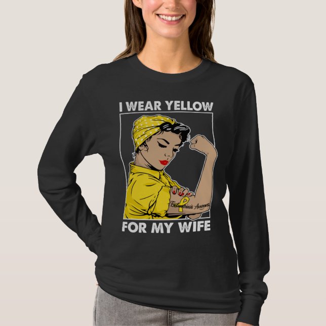 I Wear Yellow For My Wife Endometriosis Awareness T Shirt (Framsida)
