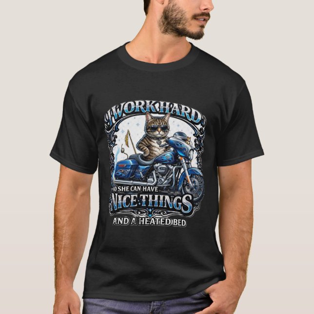 I Work Hard" Cat on Motorcycle T-shirt (Framsida)