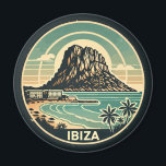 Ibiza Spain Sten, Es Vedra Travel Art Badge Magnet<br><div class="desc">Ibizas retro-vektorresedesign. Ibiza är en av Balearerna,  en skärgård i Spanien i Medelhavet.</div>