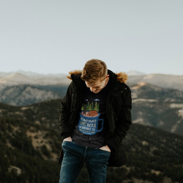 Ibland äter man örat utomhus | Manar T-Shirt (Skapare uppladdad)