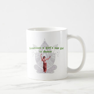 Ibland en flicka rättvisa har som dansar kaffemugg