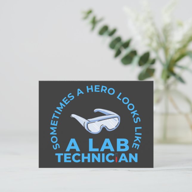 IBLAND SER EN HERO UT SOM EN LAB-TEKNIKEN VYKORT (Stående Fram)