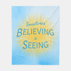 Ibland tror man sig se ett budskap om tro fleecefilt