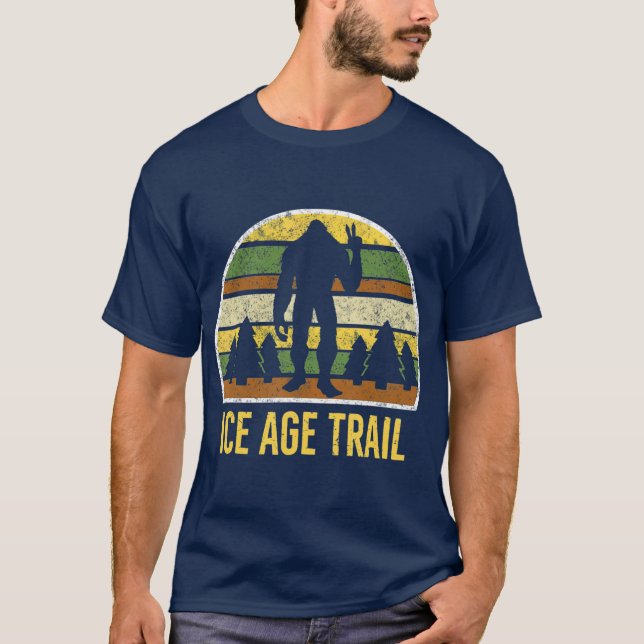 Ice Age Trail Bigfoot Ice Age Trail Hiking T Shirt (Framsida)