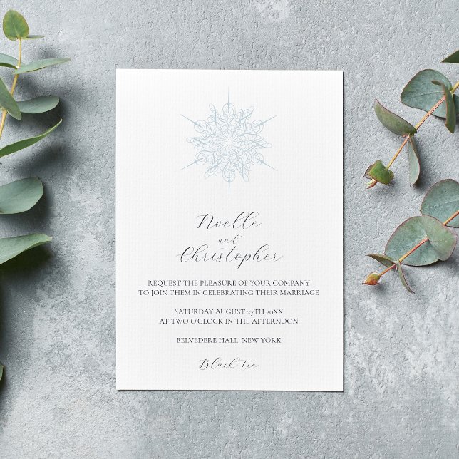 Ice Blue Snowflake Elegant Winter Wedding Inbjudningar (Skapare uppladdad)