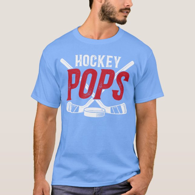 Ice Hockey Pops Grandpa Pops of A Hockey Player gi T Shirt (Framsida)