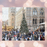 Ice Skating at jul, Natural History Museum Pussel<br><div class="desc">Pussel har ett originalfoto av en skater av Julgran och is på Londons naturhistoriemuseum. Det finns också många fler illustrerade och fotopussel från den här butiken. Om du inte ser pusslet du är tittar för,  kontakta Rebecca för att få något designat bara för dig!</div>