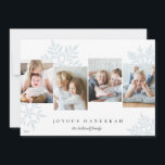 Ice | Snödroppe 4 Photo Collage Hanukkah Julkort<br><div class="desc">Den unika moderna Hanukkah-kortsdesignen har fyra favoritfoton som ordnats sida vid sida med överdimensionerade blek blå snöflingsilhuetter i bakgrunden. Anpassa med din anpassningsbar Julhälsningar och släkt med namn i klassiskt brev,  med "Joyous Hanukkah".</div>