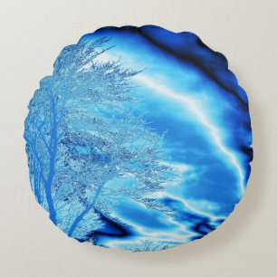 Iced Winter Träd i Cobalt Blå himmel Rund Kudde