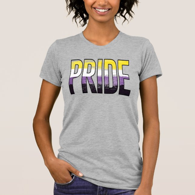 Icke-binärt Pride T Shirt (Framsida)